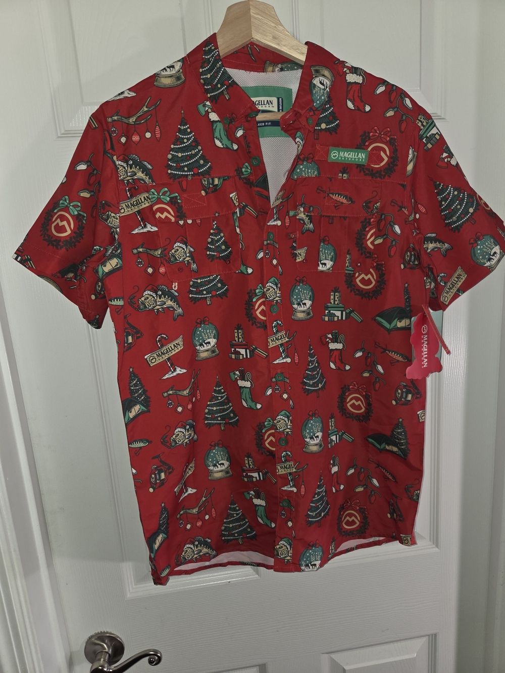 Magellan Outdoors Red Holiday Print Short-Sleeve Button-Down